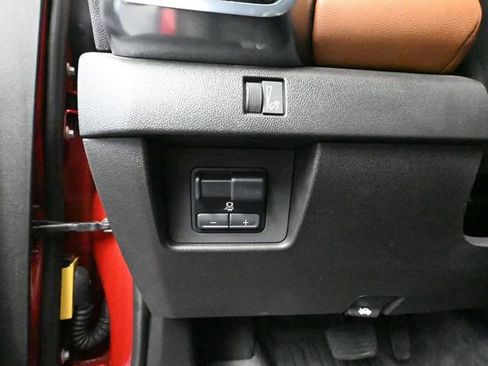 Used 2024 GMC Canyon AT4 w/ AT4 Premium Package image 32