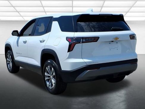 New 2026 Chevrolet Equinox LT FWD image 3