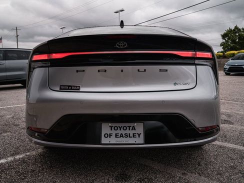 New 2026 Toyota Prius Plug-In Hybrid image 5