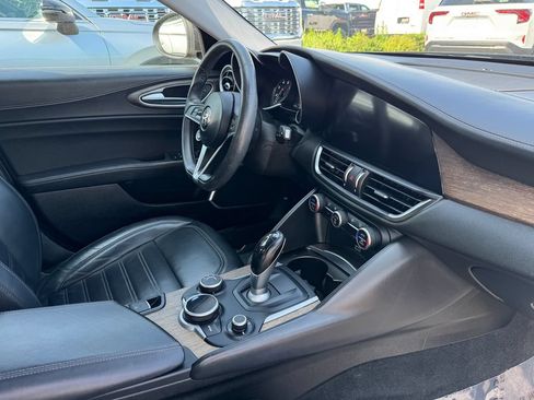 Used 2017 Alfa Romeo Giulia Ti w/ TI Lusso Package AWD/4WD image 29