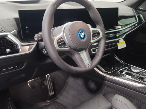 Used 2026 BMW X5 xDrive50e w/ M Sport Package AWD/4WD image 13