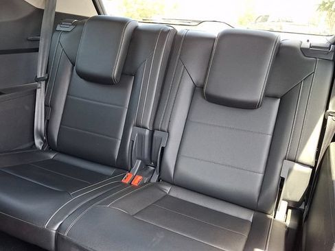 Used 2022 Volkswagen Atlas SE w/ Black Wheel Package FWD image 9
