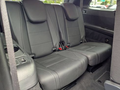 Used 2025 Mercedes-Benz GLS 450 4MATIC image 30