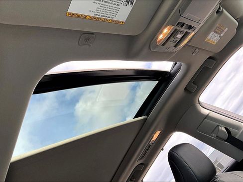 Used 2023 Toyota Highlander Platinum image 20