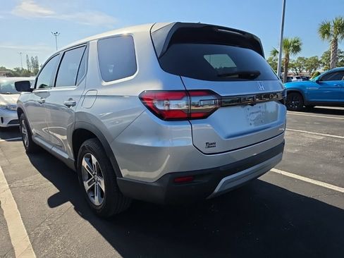 Used 2025 Honda Pilot EX-L image 13