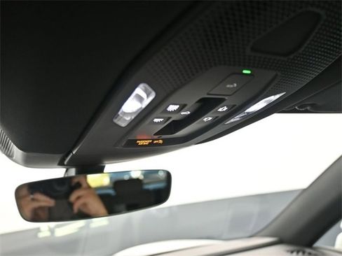 Used 2025 Porsche Macan Electric image 15