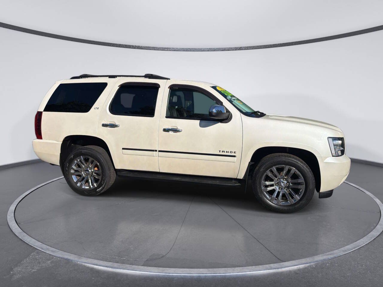 Used 2011 Chevrolet Tahoe LTZ AWD/4WD image 5