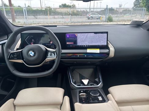Used 2025 BMW X3 xDrive30i w/ Premium Package image 13
