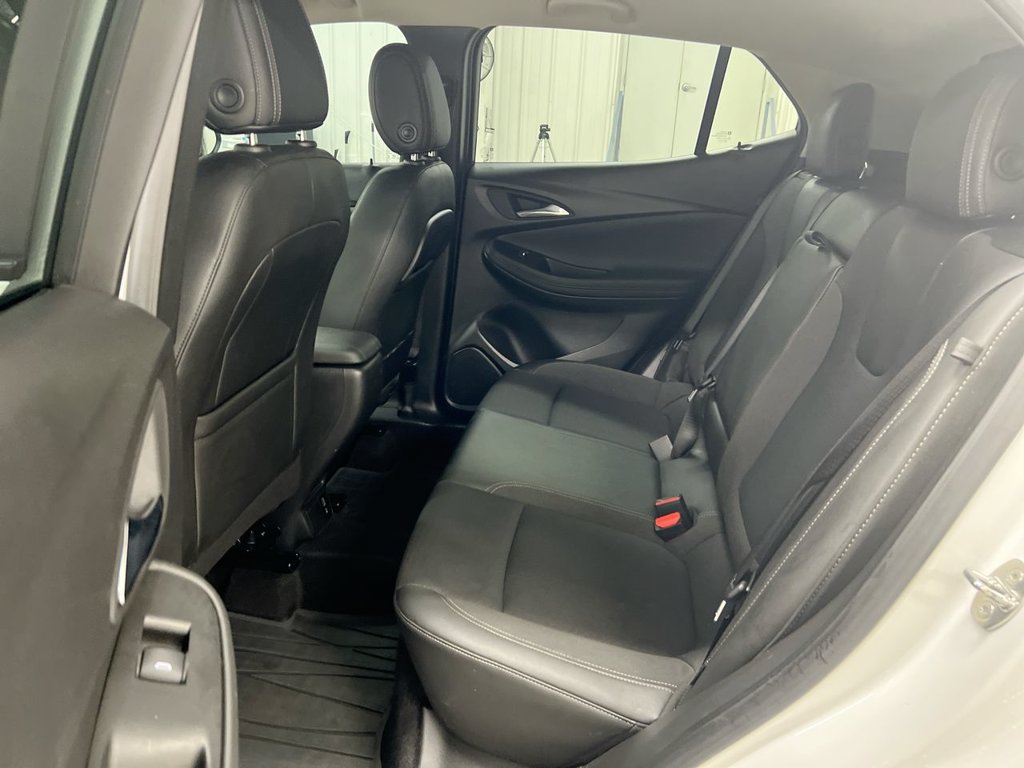 Used 2023 Buick Encore GX Select w/ Safety Package II AWD/4WD image 22