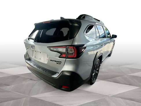 Used 2025 Subaru Outback Onyx Edition XT AWD/4WD image 8