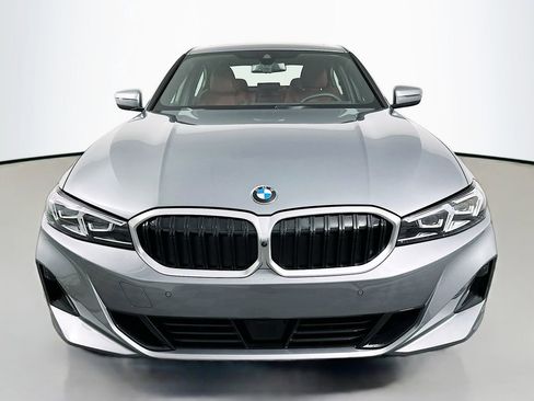 Used 2025 BMW 330i Sedan w/ Premium Package RWD image 2