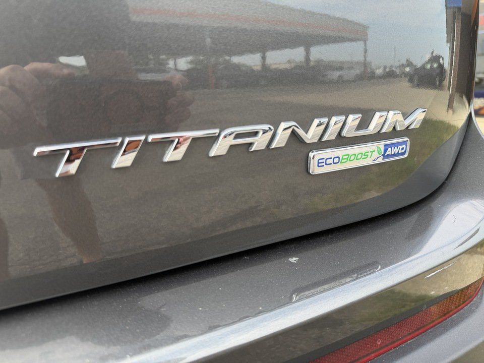 Used 2017 Ford Edge Titanium w/ Equipment Group 301A AWD/4WD image 10