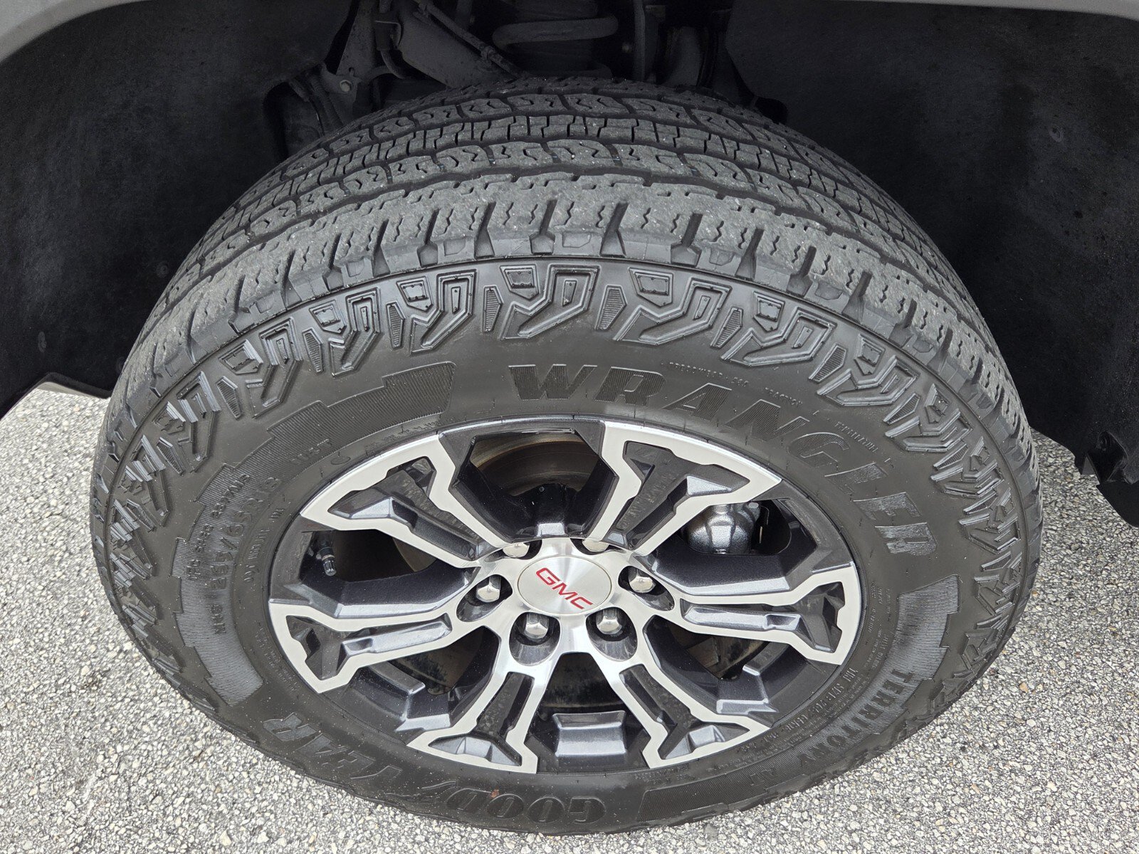 Used 2024 GMC Canyon AT4 AWD/4WD image 11