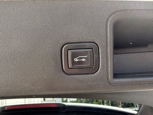 Used 2020 GMC Terrain SLT w/ Preferred Package FWD image 8