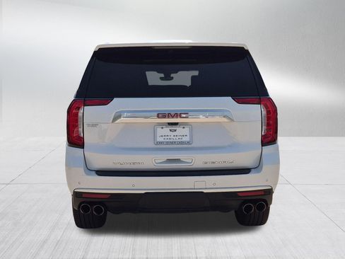 Used 2021 GMC Yukon Denali w/ Denali Premium Package AWD/4WD image 5