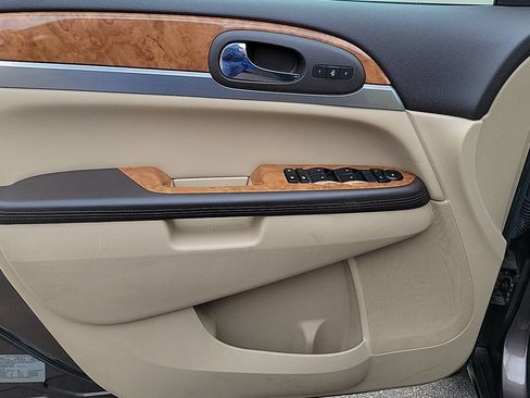 Used 2009 Buick Enclave CXL w/ Driver Confidence Package FWD image 18