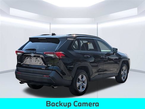 Used 2022 Toyota RAV4 XLE FWD image 7