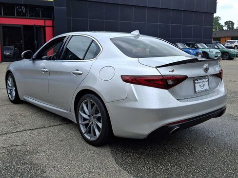 Used 2017 Alfa Romeo Giulia AWD w/ Cold Weather Package image 4