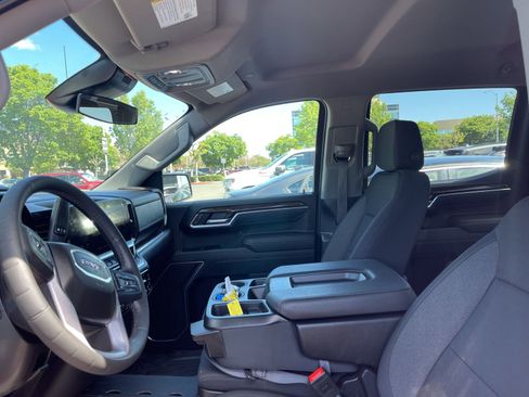 Used 2025 GMC Sierra 1500 Elevation image 5
