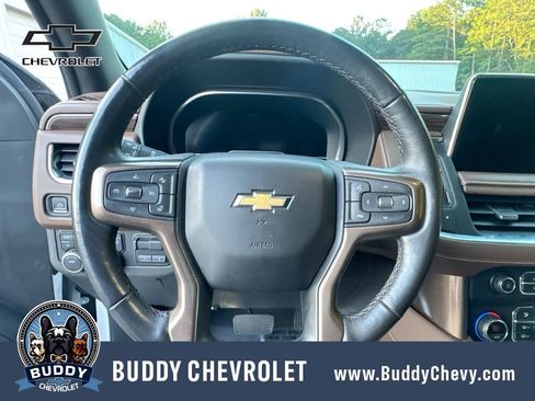Used 2022 Chevrolet Suburban High Country w/ Premium Package AWD/4WD image 16