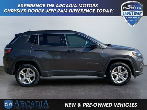 Used 2024 Jeep Compass Latitude image 6