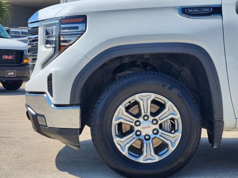 Used 2025 GMC Sierra 1500 SLT AWD/4WD image 8