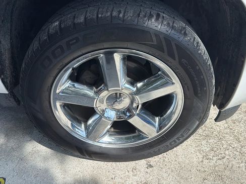 Used 2014 Chevrolet Suburban LTZ AWD/4WD image 53