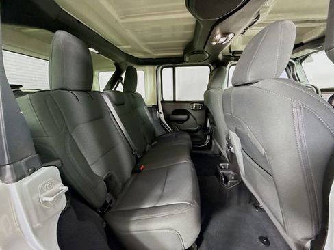 Used 2022 Jeep Wrangler Unlimited Sport image 25