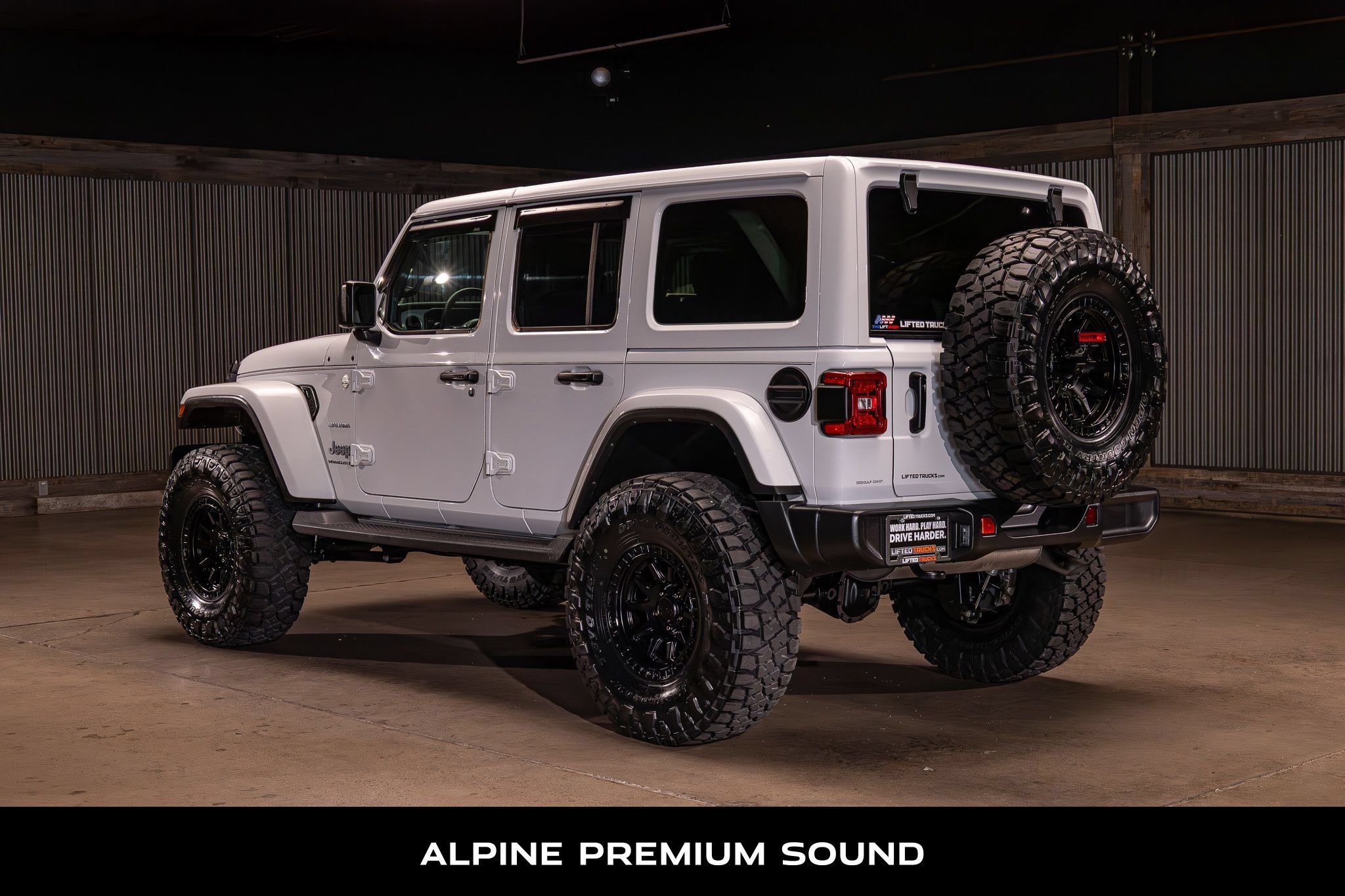 Used 2024 Jeep Wrangler Unlimited Sahara w/ Technology Group AWD/4WD image 7