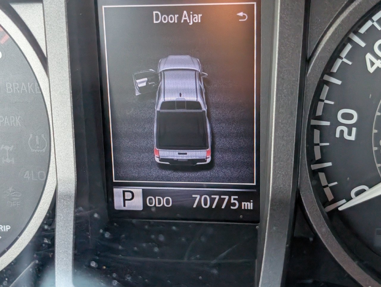 Used 2018 Toyota Tacoma TRD Sport w/ Technology Package RWD image 13