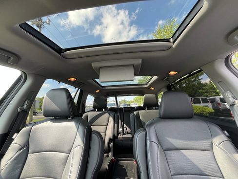 Used 2022 Honda Pilot Elite image 18