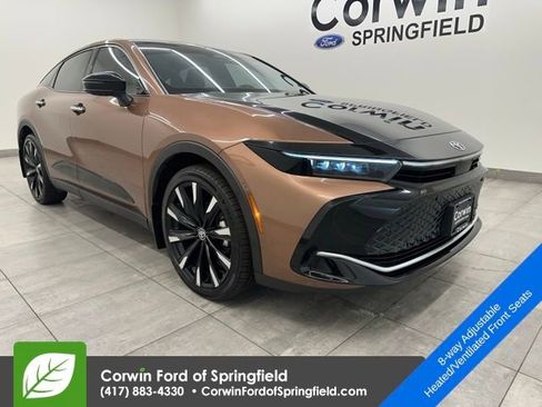 Used 2023 Toyota Crown Platinum image 6