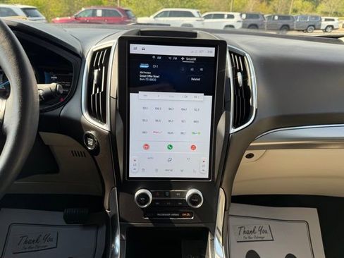 Used 2024 Ford Edge Titanium image 18