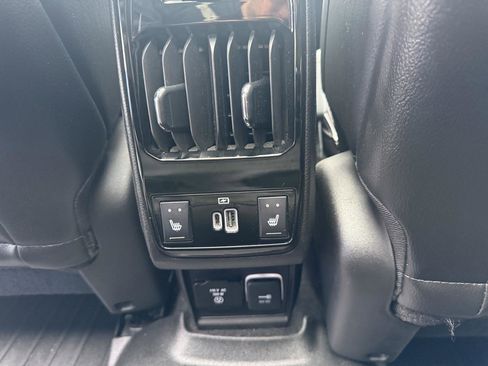 Used 2022 Jeep Compass Limited w/ Elite Group image 18