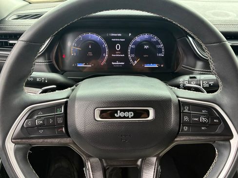 Used 2023 Jeep Grand Cherokee L Limited w/ Luxury Tech Group II image 20