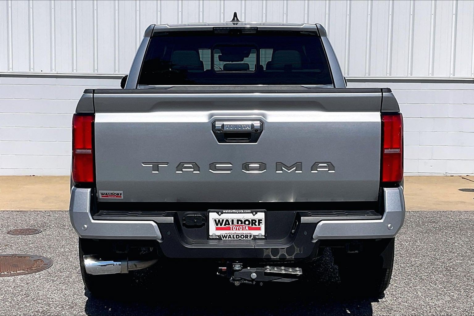 Used 2025 Toyota Tacoma Limited AWD/4WD image 5