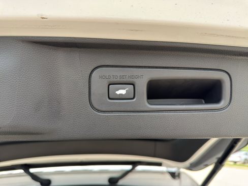 Used 2025 Honda Pilot Elite image 21