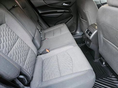 Used 2018 Chevrolet Equinox LT image 18