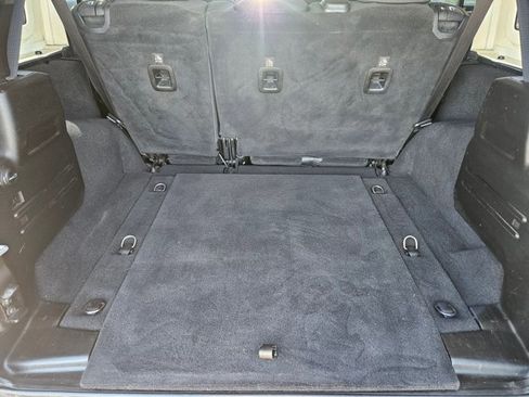 Used 2019 Jeep Wrangler Unlimited Sahara AWD/4WD image 6