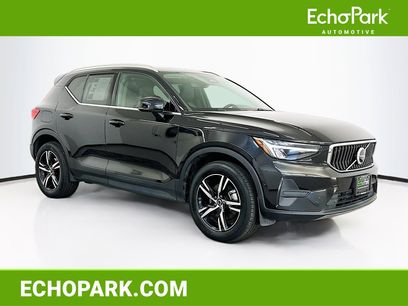 Used 2025 Volvo XC40 B5 Core