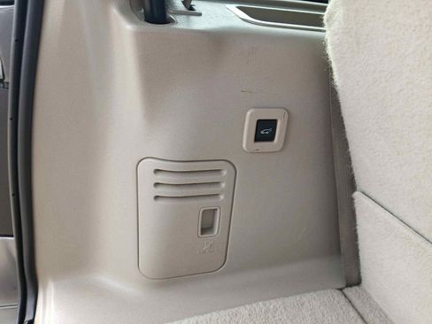 Used 2011 Ford Expedition Limited image 23