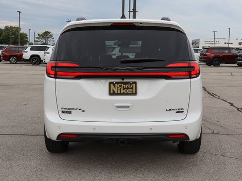 New 2026 Chrysler Pacifica Limited w/ S Appearance Package image 6