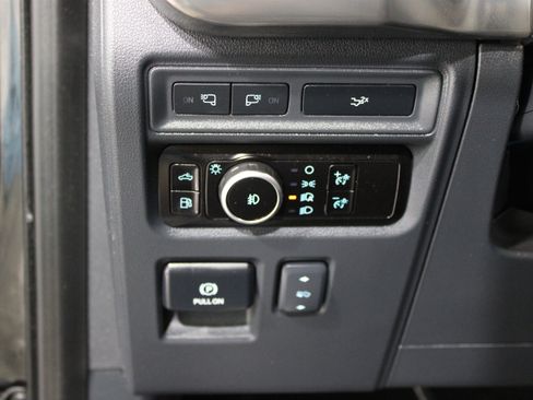 Used 2023 Ford F150 Lariat AWD/4WD image 9