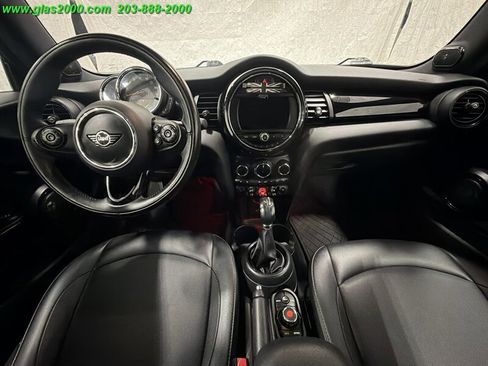 Used 2019 MINI Cooper 2-Door Hardtop FWD image 6