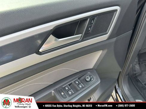 Certified 2023 Volkswagen Atlas Cross Sport SEL R-Line AWD/4WD image 18
