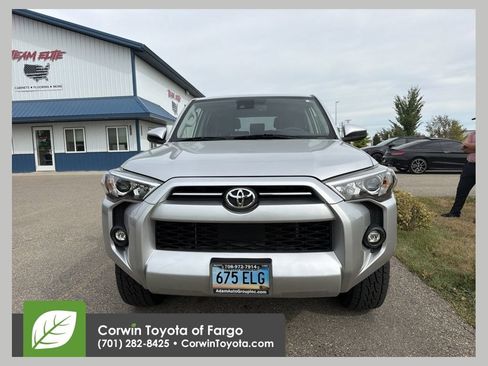 Used 2021 Toyota 4Runner SR5 AWD/4WD image 1