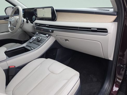 Used 2023 Hyundai Palisade Limited w/ Cargo Package FWD image 15