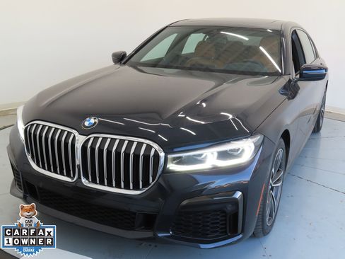 Used 2022 BMW 750i xDrive w/ M Sport Package image 10