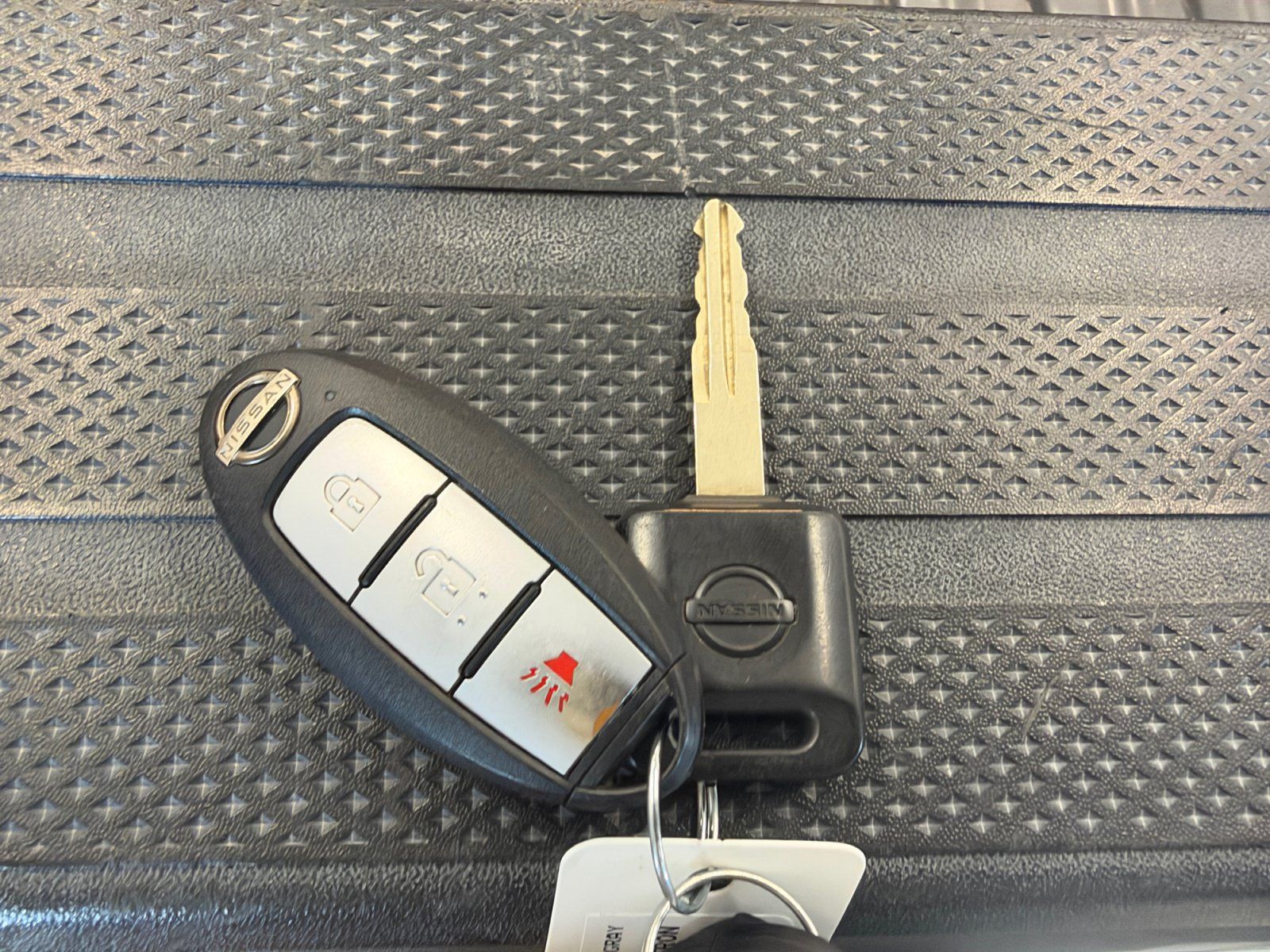 Used 2024 Nissan Frontier S w/ Tow Package RWD image 28