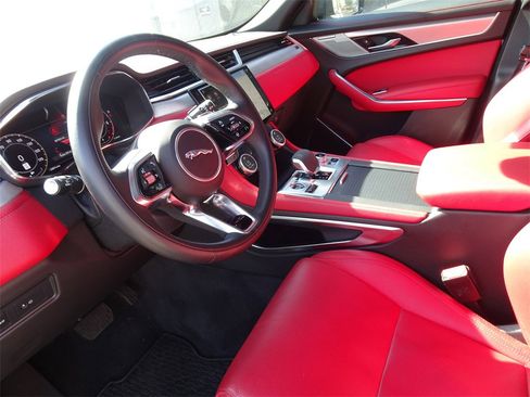 Used 2024 Jaguar F-PACE R-Dynamic S image 12